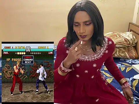 LuvLayla: διαδικτυακό σόου στην κάμερα