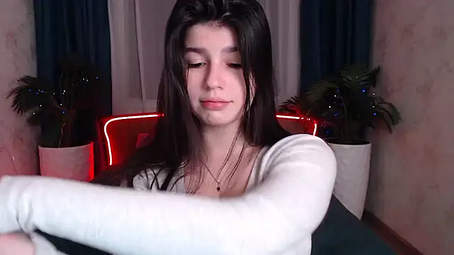 Chatroom XXX en direct de KisaModel