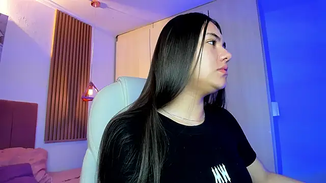 mia_nevaeh 即時 XXX 聊天