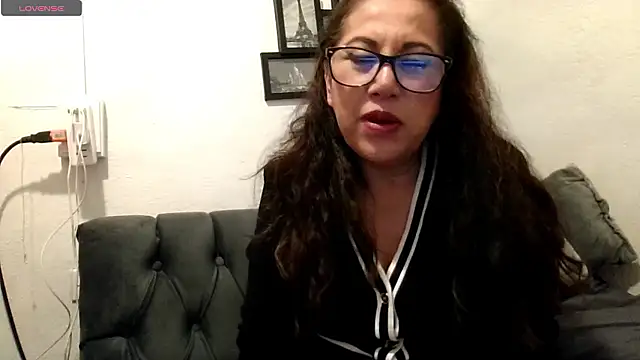 Chatroom XXX en direct de MirandaLatinaLovely