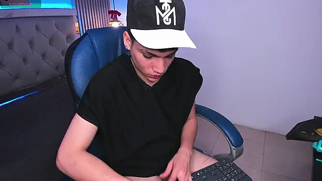 SamBlack_ Live XXX-chat