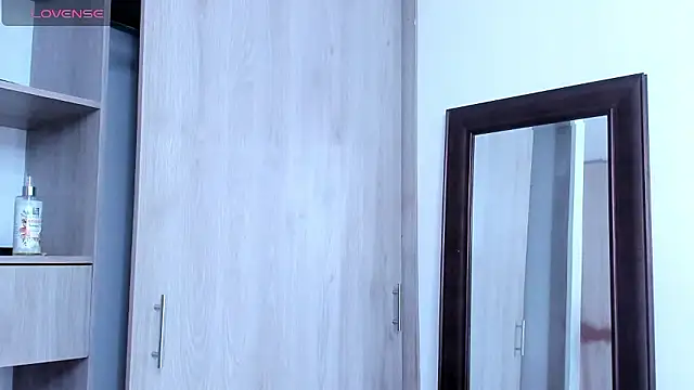 XXX chat uživo modela KingLevi01