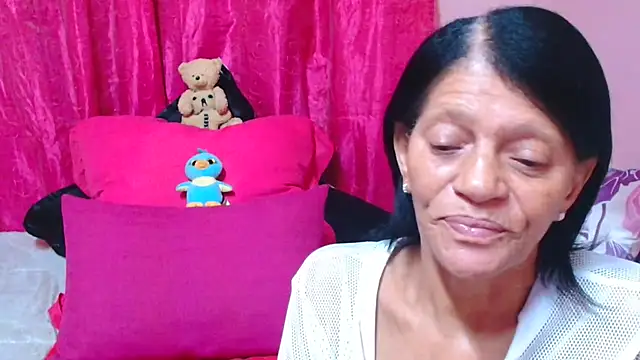 SLUTTYROXY 即時 XXX 聊天