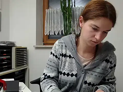 Mercedeswoman8 即時 XXX 聊天