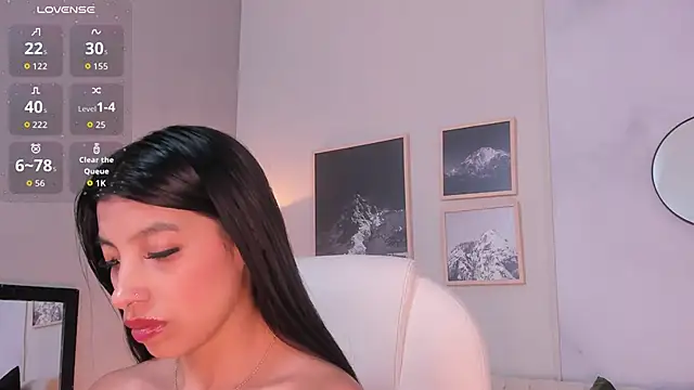 Tiffany_Low Adlı Modelin Canlı XXX Sohbeti