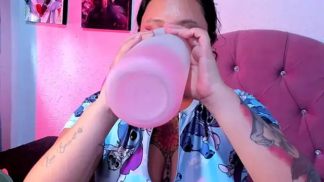 Mila_nixon02's Live XXX Chat