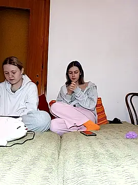 ella_maya's Live XXX Chat