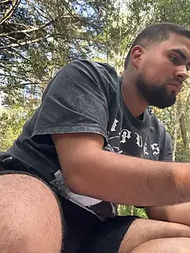 Chatroom XXX en direct de Yuber3