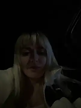 blondegirlx élő XXX-chatje