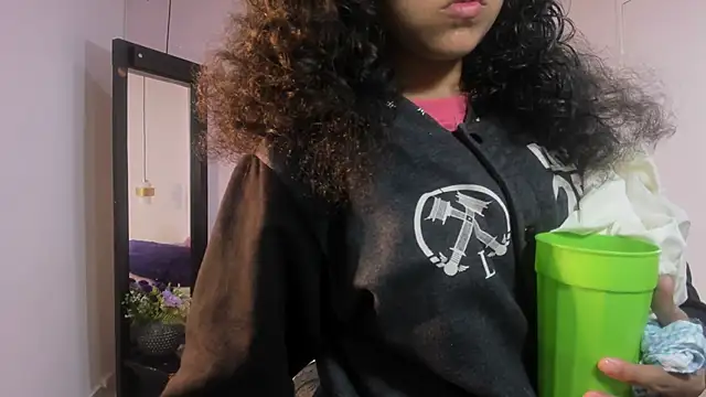 Chat XXX en directo de ZoeFox5