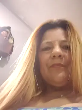 karlaanqui1's Webcam Show