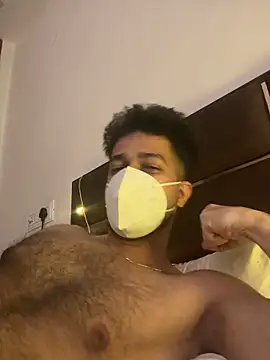 surajbhaiya7: διαδικτυακό σόου στην κάμερα