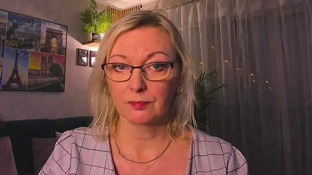 vanessa_chat's Webcam Show