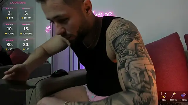 nicholasX1: онлайн-секс-чат