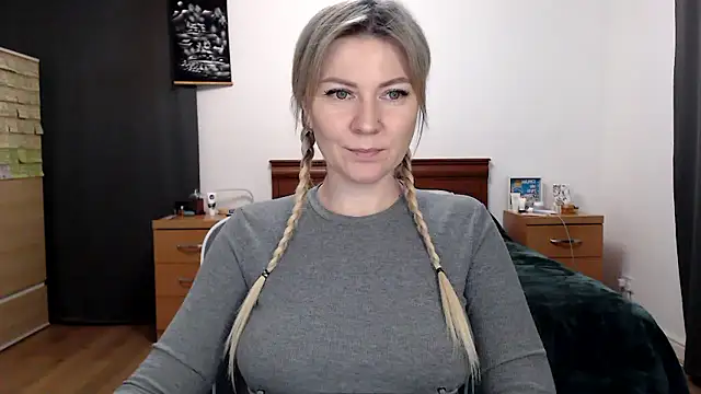 ParadiseAlina 即時 XXX 聊天