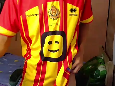 Chatroom XXX en direct de hugekenbigcock