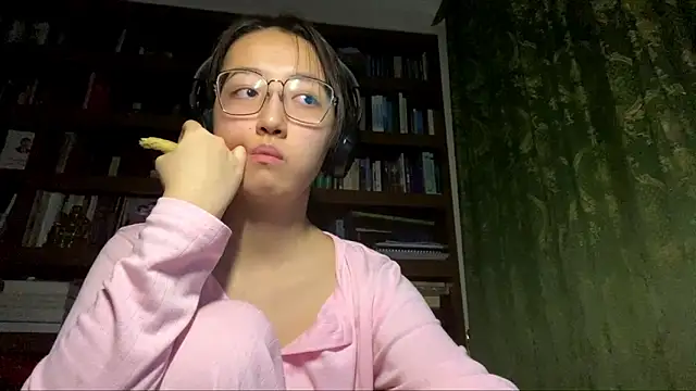 LinaClous' Live XXX Chat