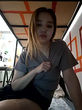 SherrylShaw 即時 XXX 聊天