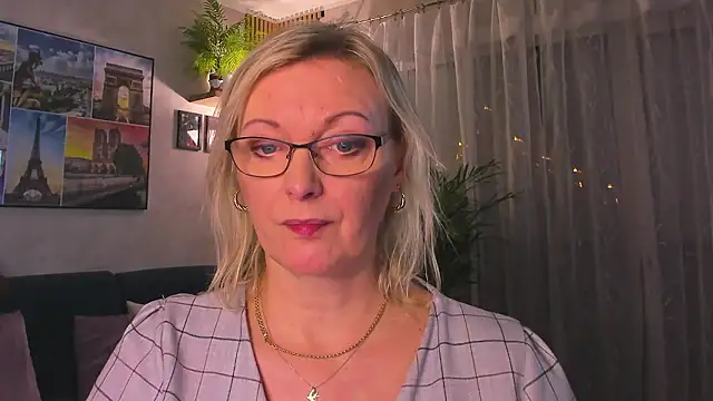 vanessa_chat élő XXX-chatje