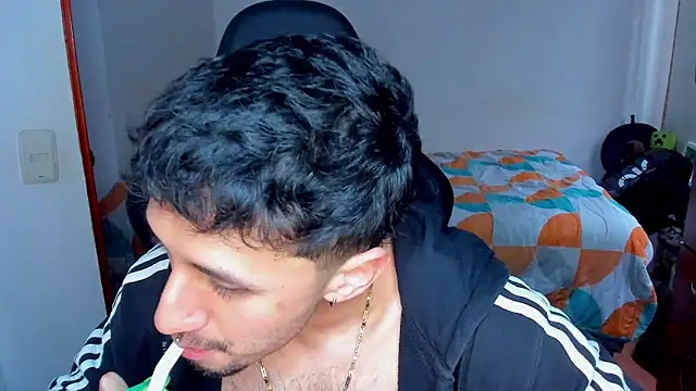 Tommy_Bred live XXX chat