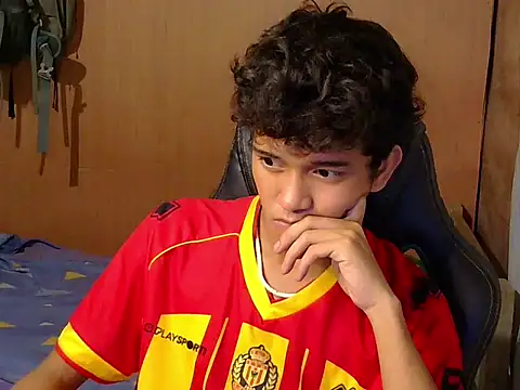 Chat XXX Live hugekenbigcock