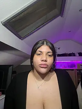 MinaKhalina webkamerás műsora