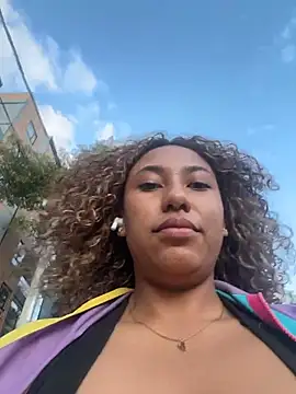 lauraltt 即時 XXX 聊天