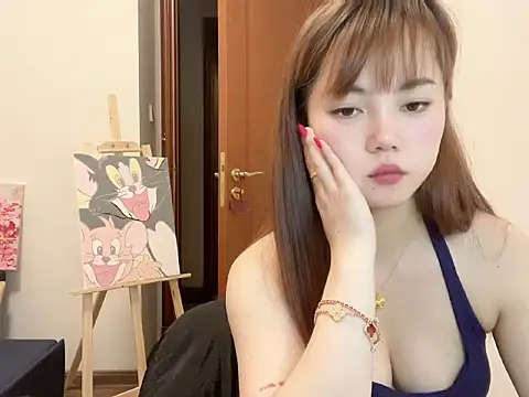 YiYi-oo 在線直播表演