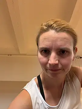 s-te-fan-i Live XXX Chat