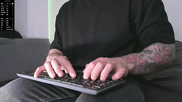 XXX chat uživo modela WayneWilson