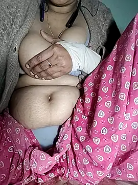 Hotty-Monaa: онлайн-секс-чат