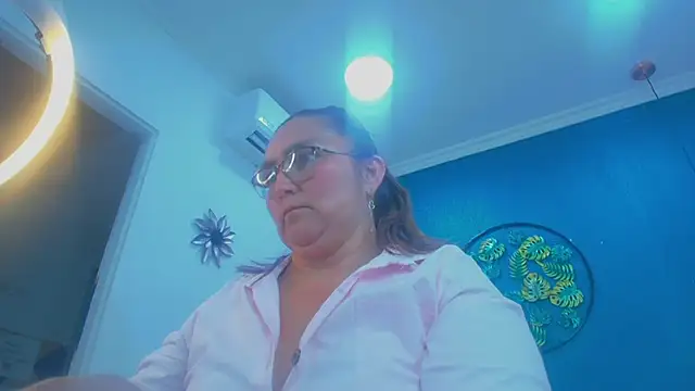 elena_milf1: απευθείας συνομιλία ΧΧΧ