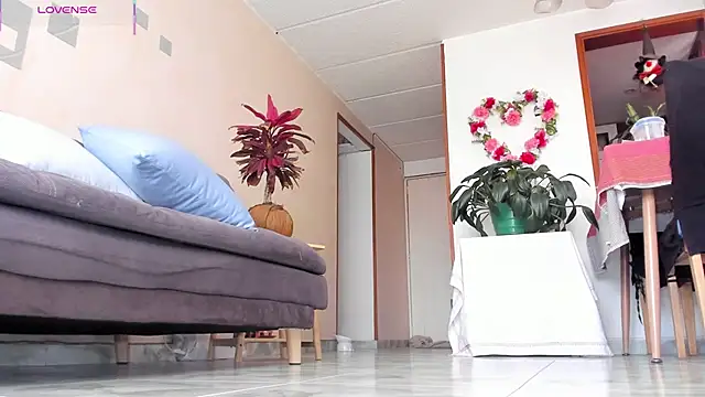 charlize_legs' Live XXX Chat