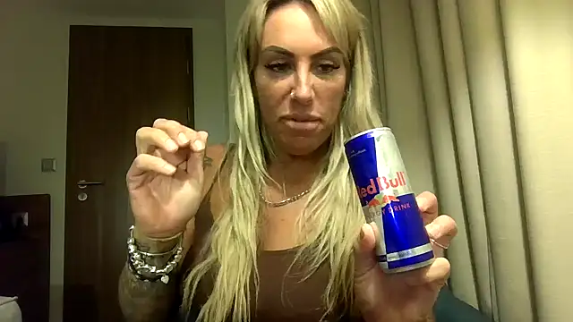 poppyinga1's Live XXX Chat