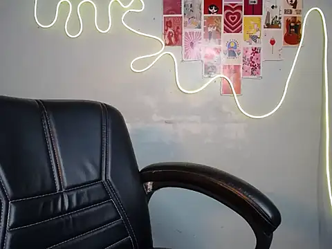 kiara_1122 Webcam-Show