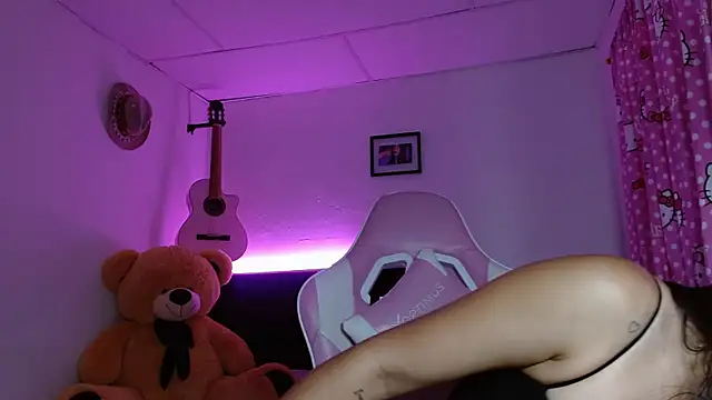 Miss_cand7 即時 XXX 聊天