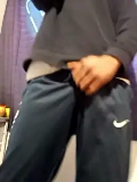 Mikaaa97: απευθείας συνομιλία ΧΧΧ