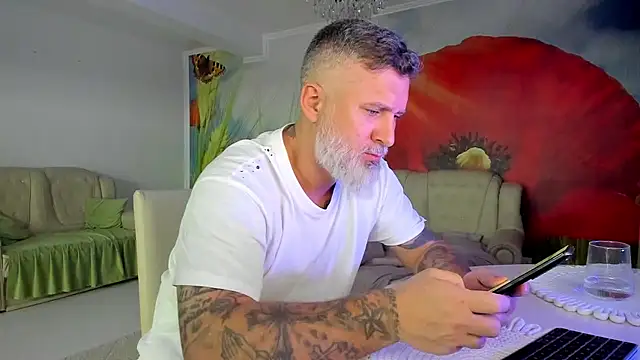 BlowMyXXL's Live XXX Chat