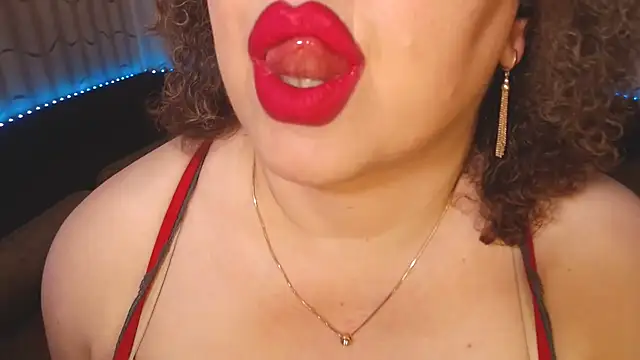 BustyKatty's Live XXX Chat