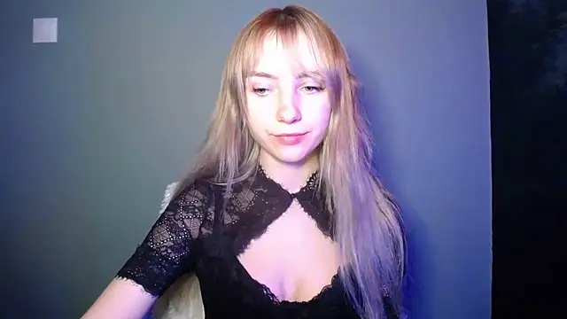 LuciaYoung 即時 XXX 聊天