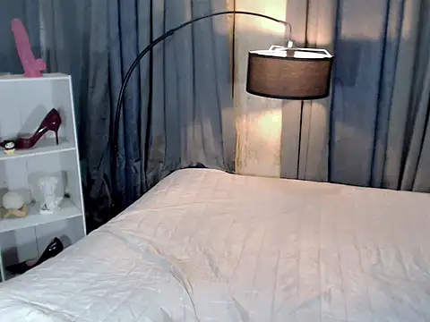 Show modela Alison_mooreX na web-kameri