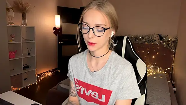 دردشة EvaPeace الجنسية المباشرة