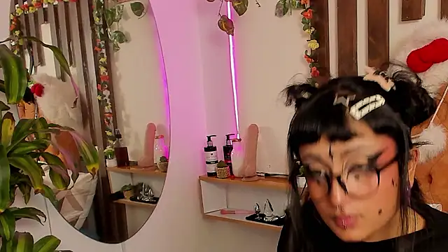 MeowMota_'s Live XXX Chat