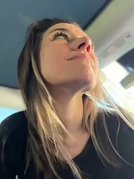 LadyLena1のライブXXXチャット