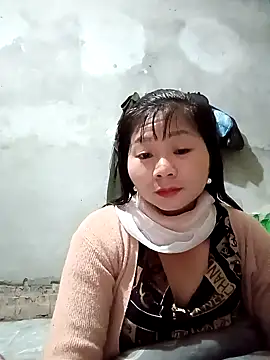 vangkt-cute's Live XXX Chat