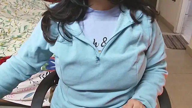 XXX chat uživo modela Shivanyaaa