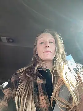 XXX chat uživo modela GoldenFlameGoddess