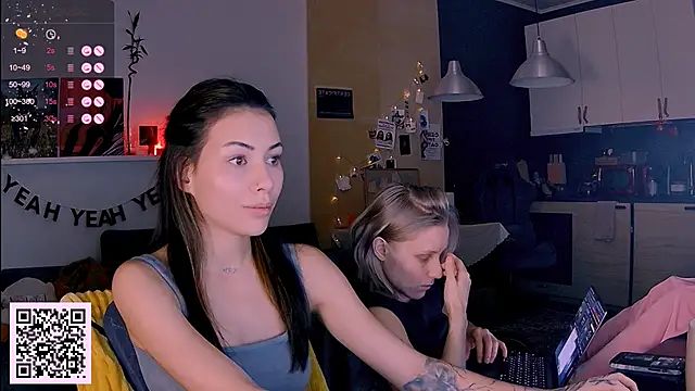 Chatroom XXX en direct de KatiKate