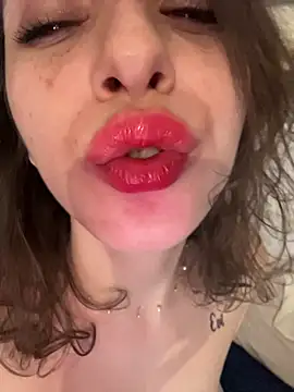 lolippp666 Adlı Modelin Canlı XXX Sohbeti