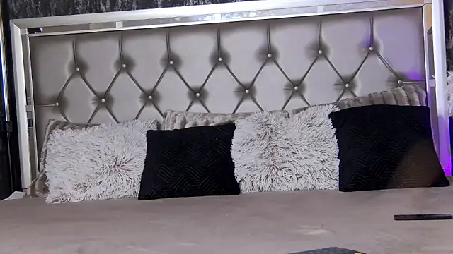 LaraBloom Live XXX Chat